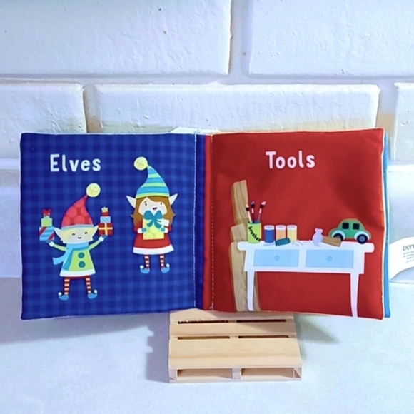 SANTA'S WORKSHOP GIGGLE + GROW HOLIDAY MINI SOFT BOOK AGES  0+ - Picture 3 of 7